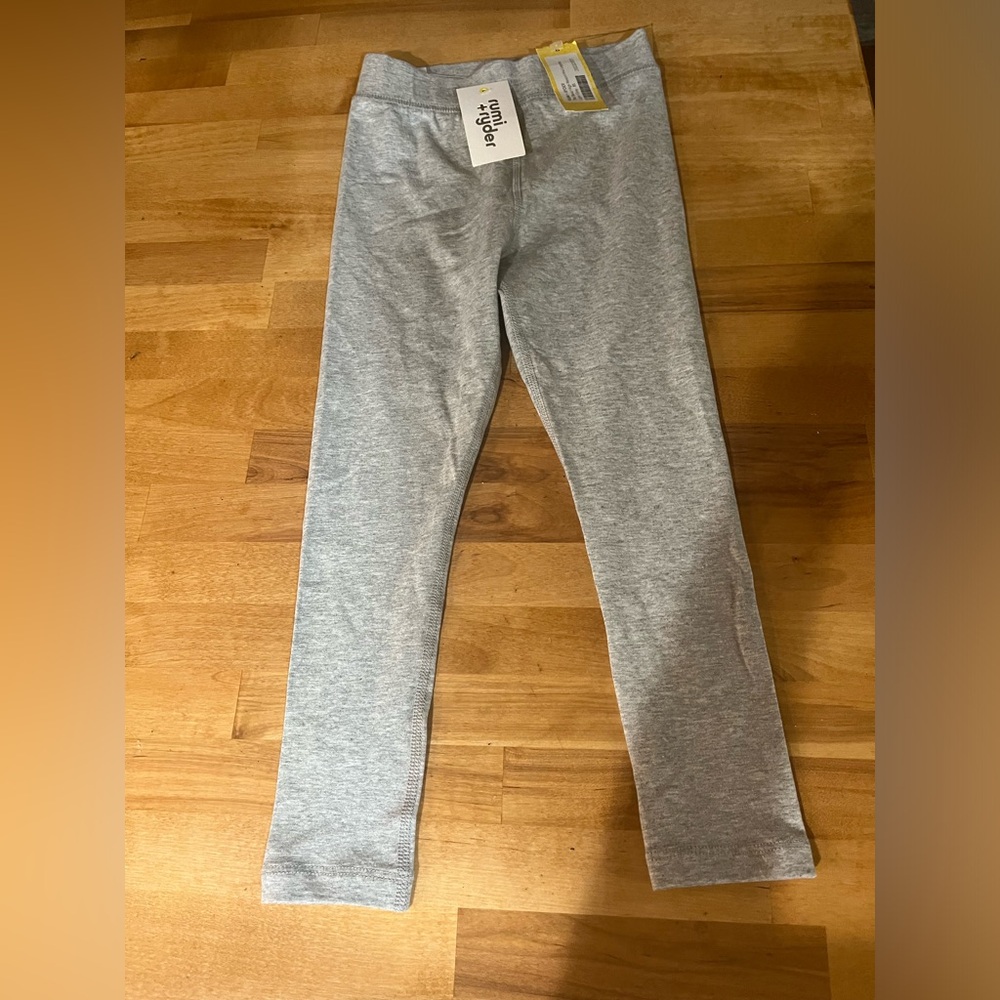 New with tags! Rumi & Ryder gray leggings size 4/5